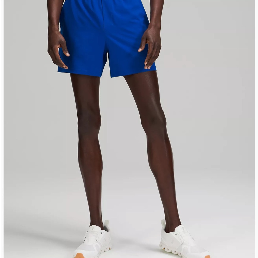 LIKE NEW Lululemon 5” inseam pace breaker shorts